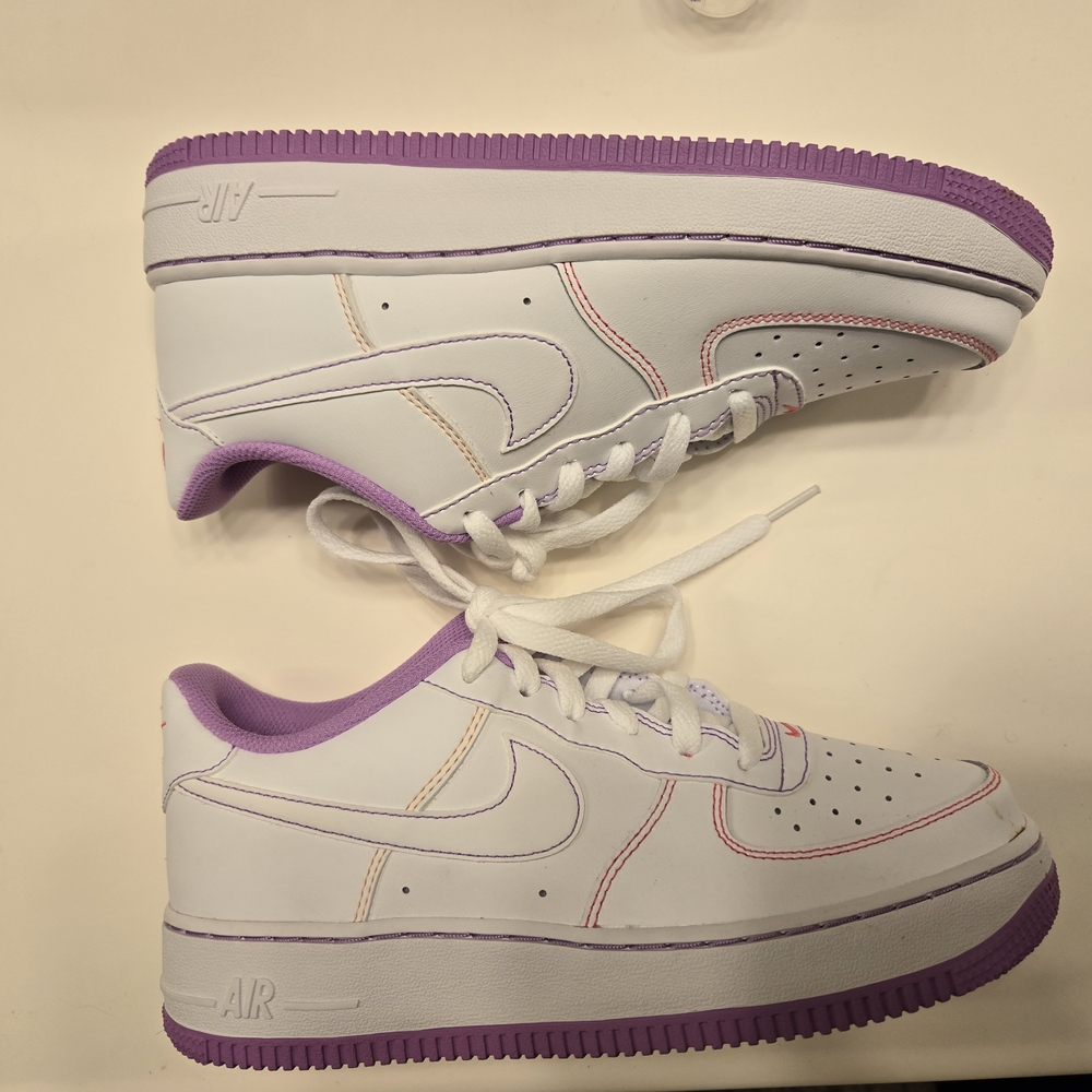 Nike White and Purple Sneakers Classic Low-Top Design